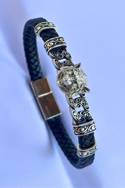 Begondio Genuine Leather Men's Bracelet Made with Wolf Figure Handcrafted