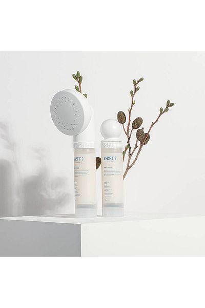 SHIFT Family scented shower filter purifies water from sediments and chlorine. Suitable for regular showers and the first version of Shift.