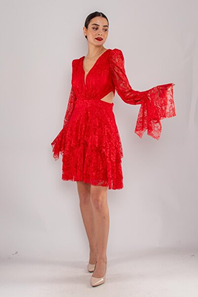 Saygın 470 Beli Pencereli Uzun Kollu Kısa Dantel Elbise