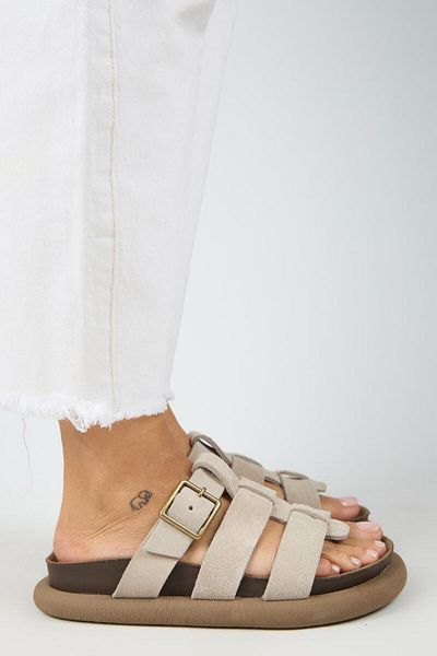 Manijero (Hicks) Women's Genuine Leather Buckle Strap Beige Slippers