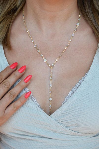 Sacce Scarves&Accessories Elegant Y Model Necklace with Stones Low-Cut Necklace Sparkling