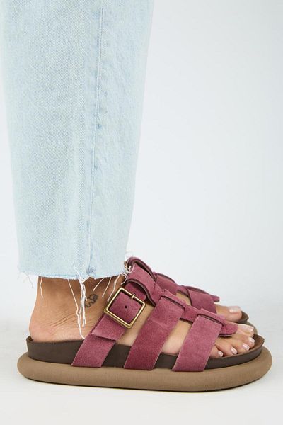 Manijero (Hicks) Women's Genuine Leather Buckle Strap Cherry Slippers