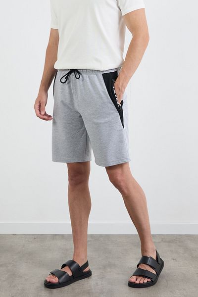 Fulla Moda Σορτς με φερμουάρ τσέπης με εκτύπωση κειμένου