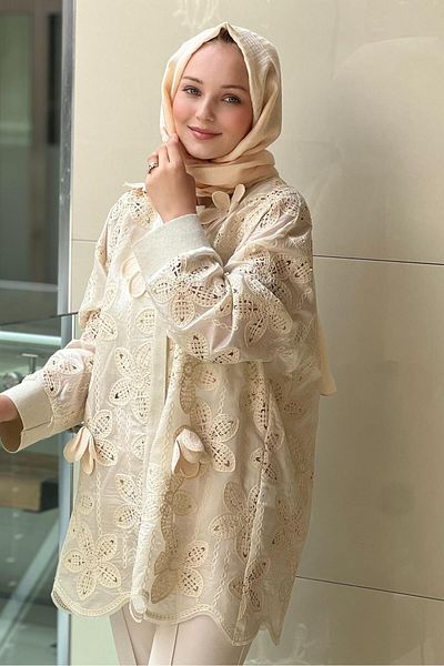 Ghisa Guipure Flower Patterned Cap