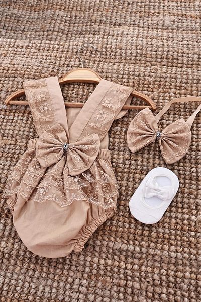 ŞAPKAKİDS Beige Lace Salopet Stone Detail Bandana and Socks Set