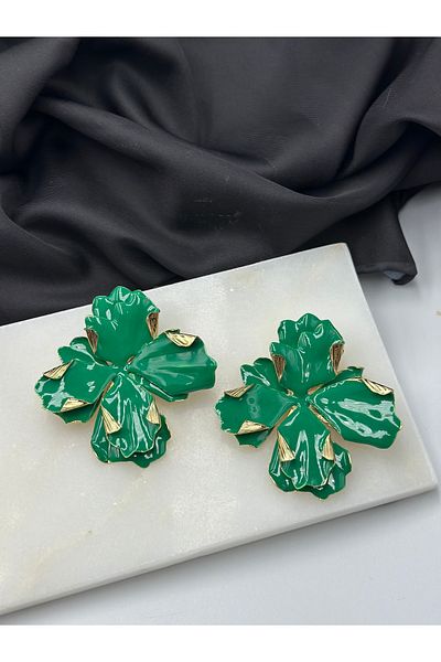 Duéra Brand Model Design Stylish Earrings with Green Enamel Flower Figures