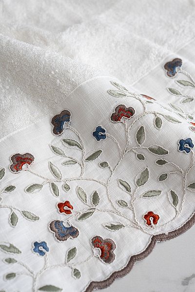 Nazik Home Livano Colorful Flower Embroidered Bath Towel (90 X 150 cm)