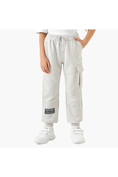 Juniors بنطال رياضي بتفاصيل تطريز مع رباط للإغلاق وجيوب