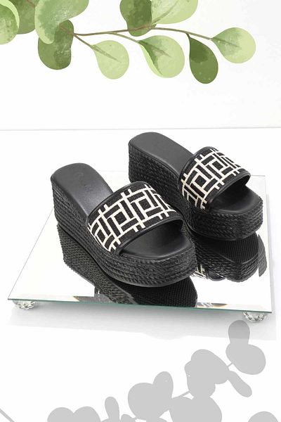 Bambi Beige Black Women's Slippers K04862501028