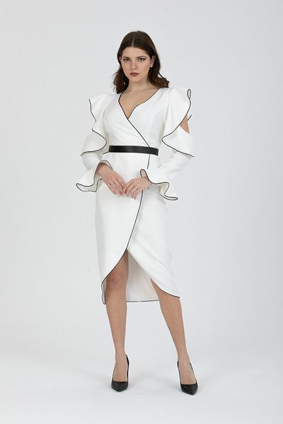 Stylish White dress with a cut on the sleeves
