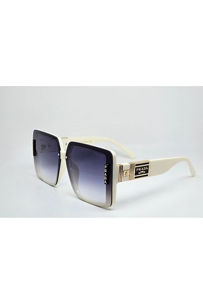 Prada Beautifully designed Prada sunglasses with all accessories