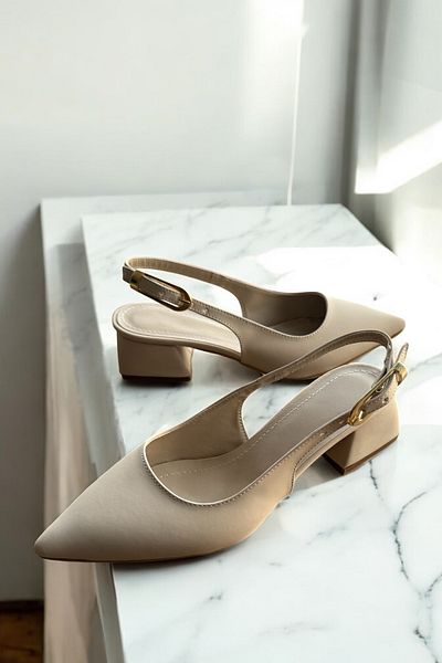 DİVOLYA Calista Beige Side Buckle (4 cm Heel Length) Pointed Toe Heeled Ballerina Shoes
