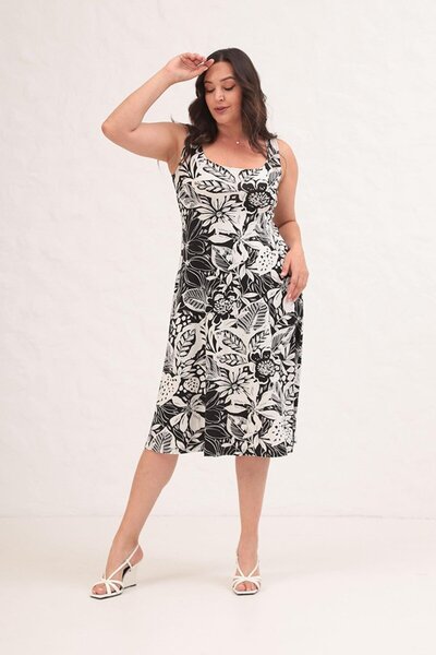 Truva XXL Comfort and Elegance with the Thick Strap Patterned Plus Size Dress!