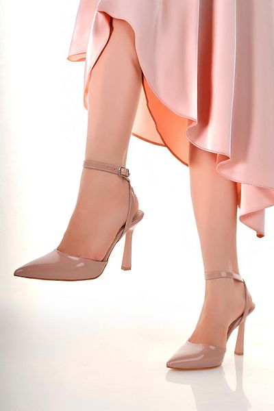 İA İLERİADIM Women's Powder Strap Patent Leather Heeled Shoes