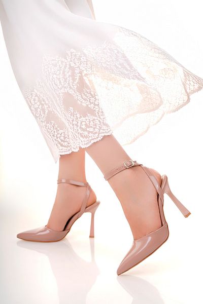 İA İLERİADIM Women's Powder Strap Patent Leather Heeled Shoes