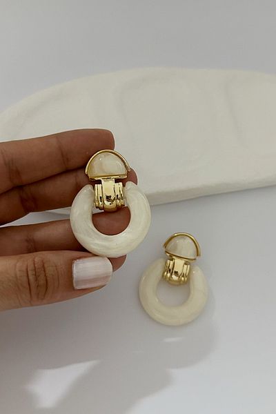 DELEIZA ACCESSORY Bone White Hoop Snap Earrings