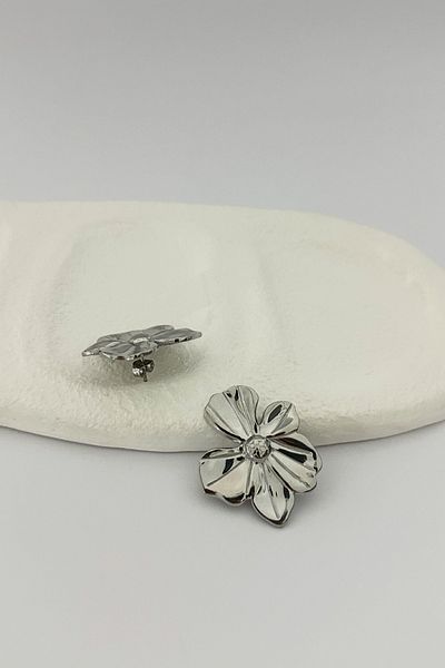 DELEIZA ACCESSORY Steel Silver Flower Form Earrings