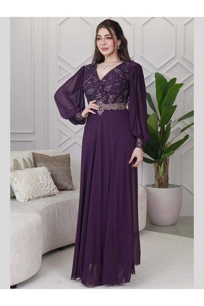 Nice Model Luxury Two-Tone Chiffon Gown – Embroidered Sleeves & Belted Waist – Perfect for Weddings & Parties