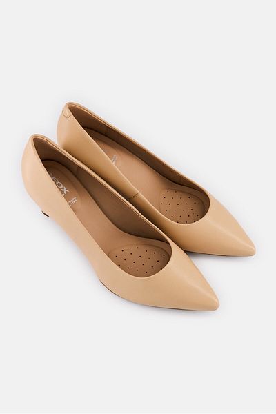 Geox Women Bibbiana Slip On Pumps, Nude