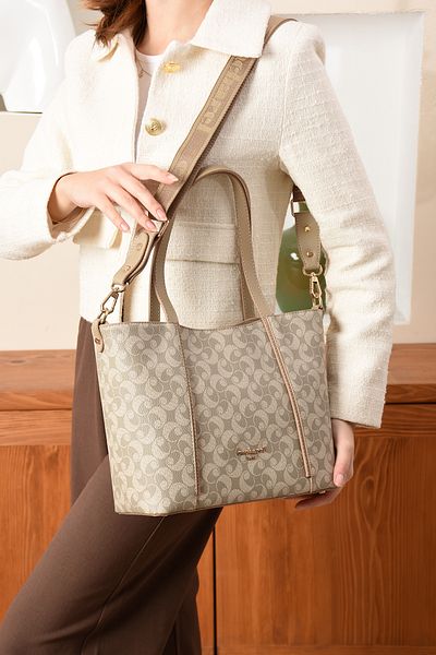 barberri Women's Shoulder and Shoulder Bag Monogram Fabric