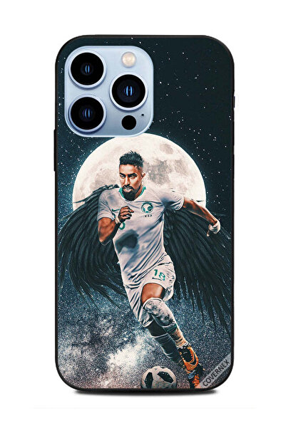 Covernex غطاء حماية لهاتف أبل آيفون 13 برو سالم الدوسري يحمل كرة قدم