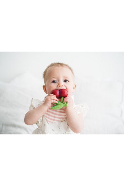 OLI&CAROL Mery cherries, teething toy