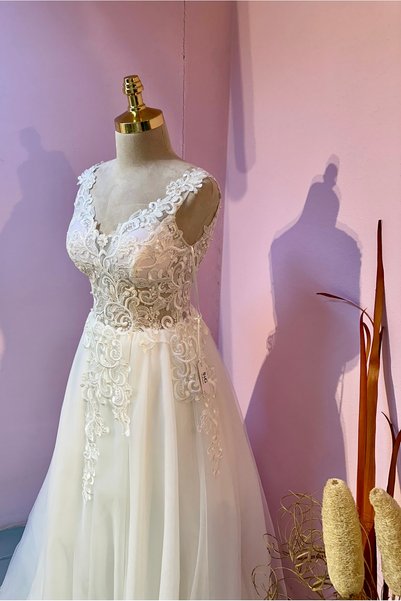 GÖKŞİN MODA Off White V Neck Helen Wedding Dress
