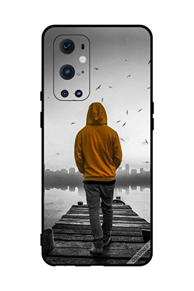 Covernex غطاء حماية لهاتف OnePlus 9 Pro - فتى حزين يمشي