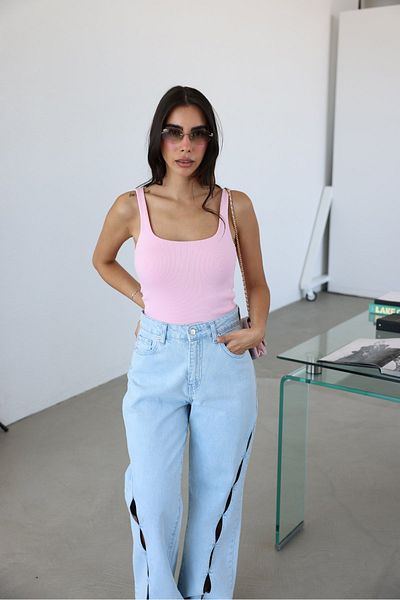 Özge Özgenç Thick Strap Self-Fitted Tank Top