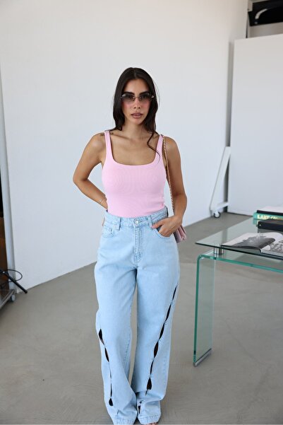 Özge Özgenç Thick Strap Self-Fitted Tank Top