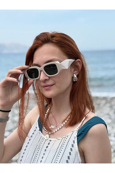 Ferrucci Stylish Women's Glasses with Cat Eye Frame and Brown Gradient Glass