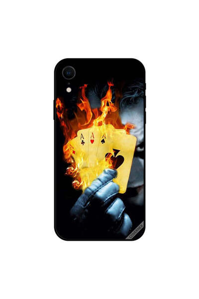 Covernex غطاء حماية لجهاز iPhone XR يحمل في يده بطاقات محترقة