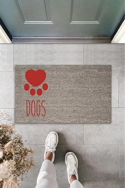 Mu Art Ahşap Digital Printing Gray Red Heart Dogs Decorative Door Mat K-2073