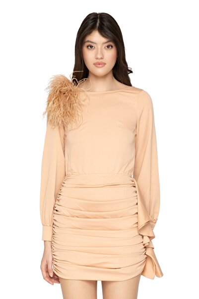 Atmosphere Fashion Rochie scurtă nud cu pene