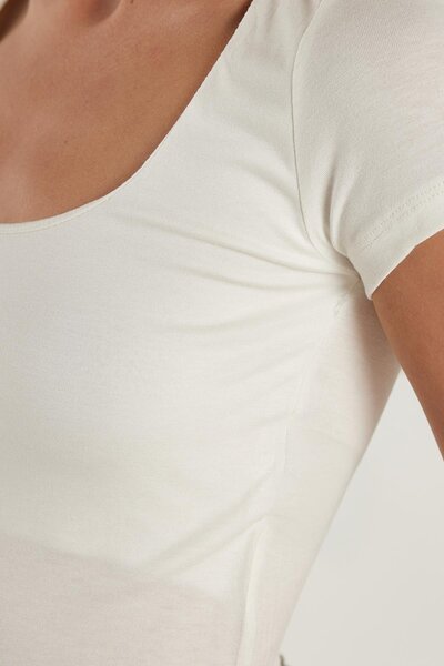 Tudors Women's Slim Fit Slim Fit Short Sleeve U Neck Ecru Blouse