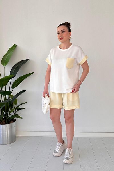 MaziButik Σορτς με γαρνιτούρα τσέπης κίτρινο