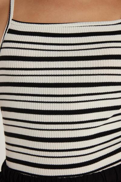Tudors Kadın Slim Fit Dar Kesim İnce Askılı Çizgili Kare Yaka Body Atlet