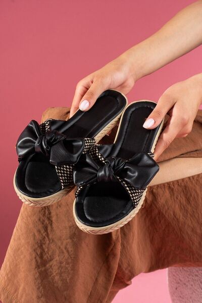 FUGA MODA Черни пантофи с панделка и превръзка от слама Vanta