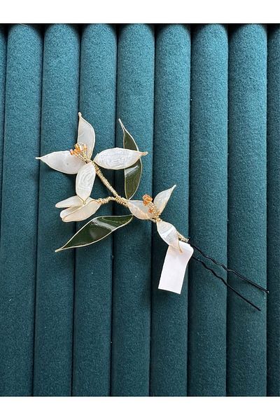 KREATIVA Ac de coc accesorizat cu flori din acril