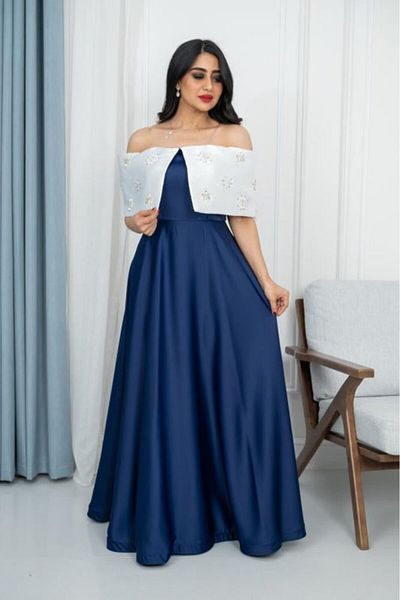 Nice Model Royal Off-Shoulder Evening Dress White Embroidered Stones Luxury Crepe Long Formal Gown
