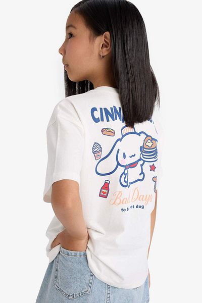 DeFacto Girls' Hello Kitty Oversize Wide Fit V-Neck Back Printed Short Sleeve T-Shirt F7004A825Au