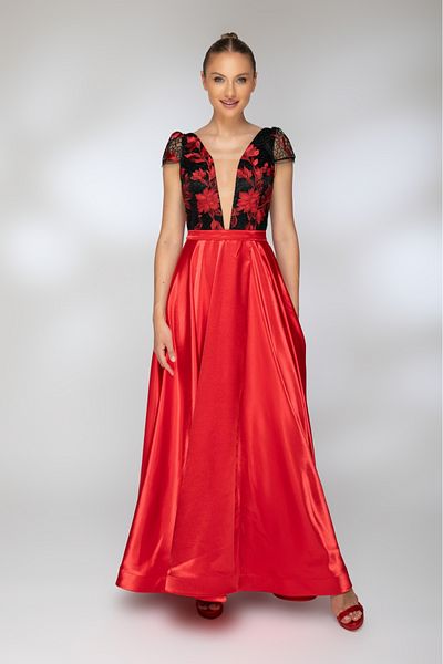 Atmosphere Fashion Long red dress with lace at the bust