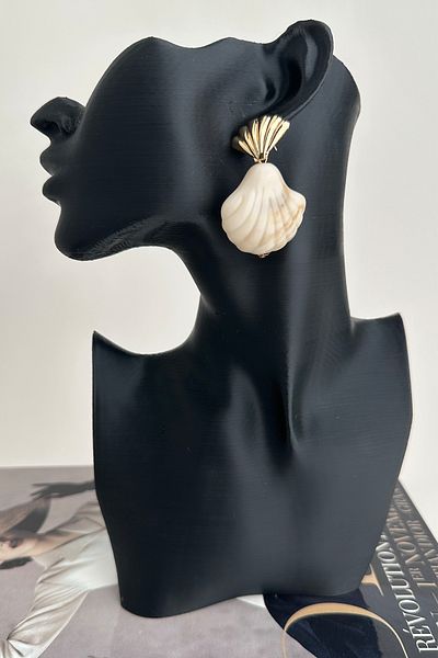 Modex Metal Detail Acrylic Seashell Earrings (5cm)