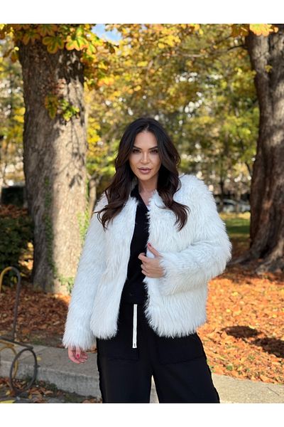 Atmosphere Fashion White lady's fur coat