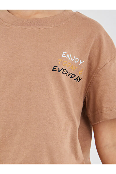 Styli Slogan Print Round Neck T-Shirt and Shorts Set