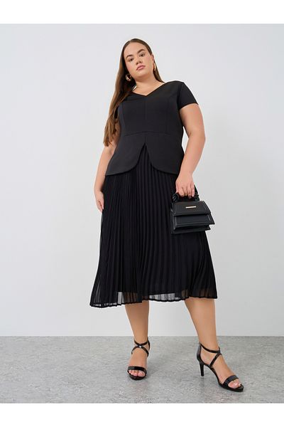 Styli Plus Size Short Sleeves Pleated A-Line Midi Dress