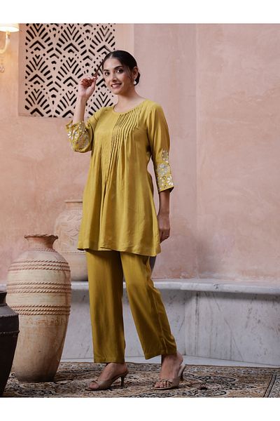 Sanskrutihomes By Styli Round Neck Floral Embroidered Longline Top and Pants Co-Ords