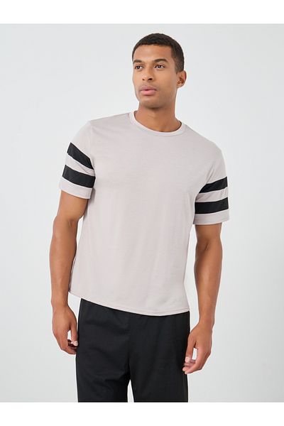 Styli Men Contrast Striped Short Sleeve T-Shirt and Shorts Set