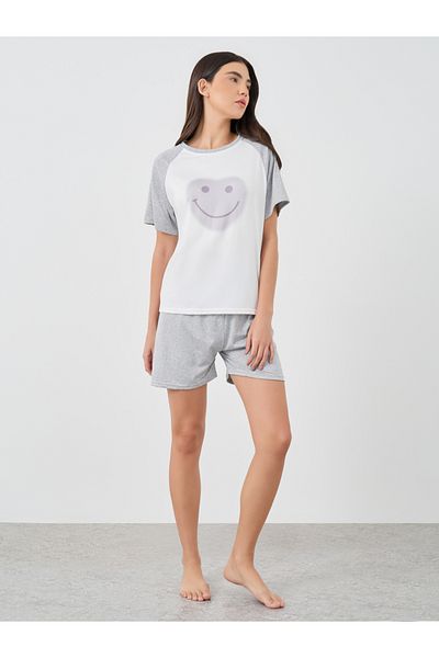 Styli Raglan Sleeve Smile Printed T-Shirt and Shorts Pyjama Set