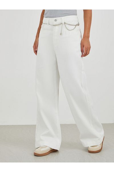 Styli Solid Mid Rise Wide Leg Jeans with Chain Belt Detail